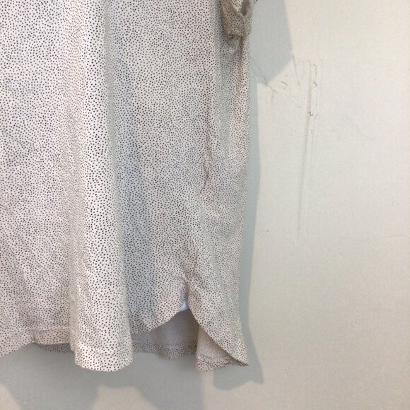 H&M Basics Super Soft and Cozy Polka Dot Printed Tee Shirt - Picture 4 of 7